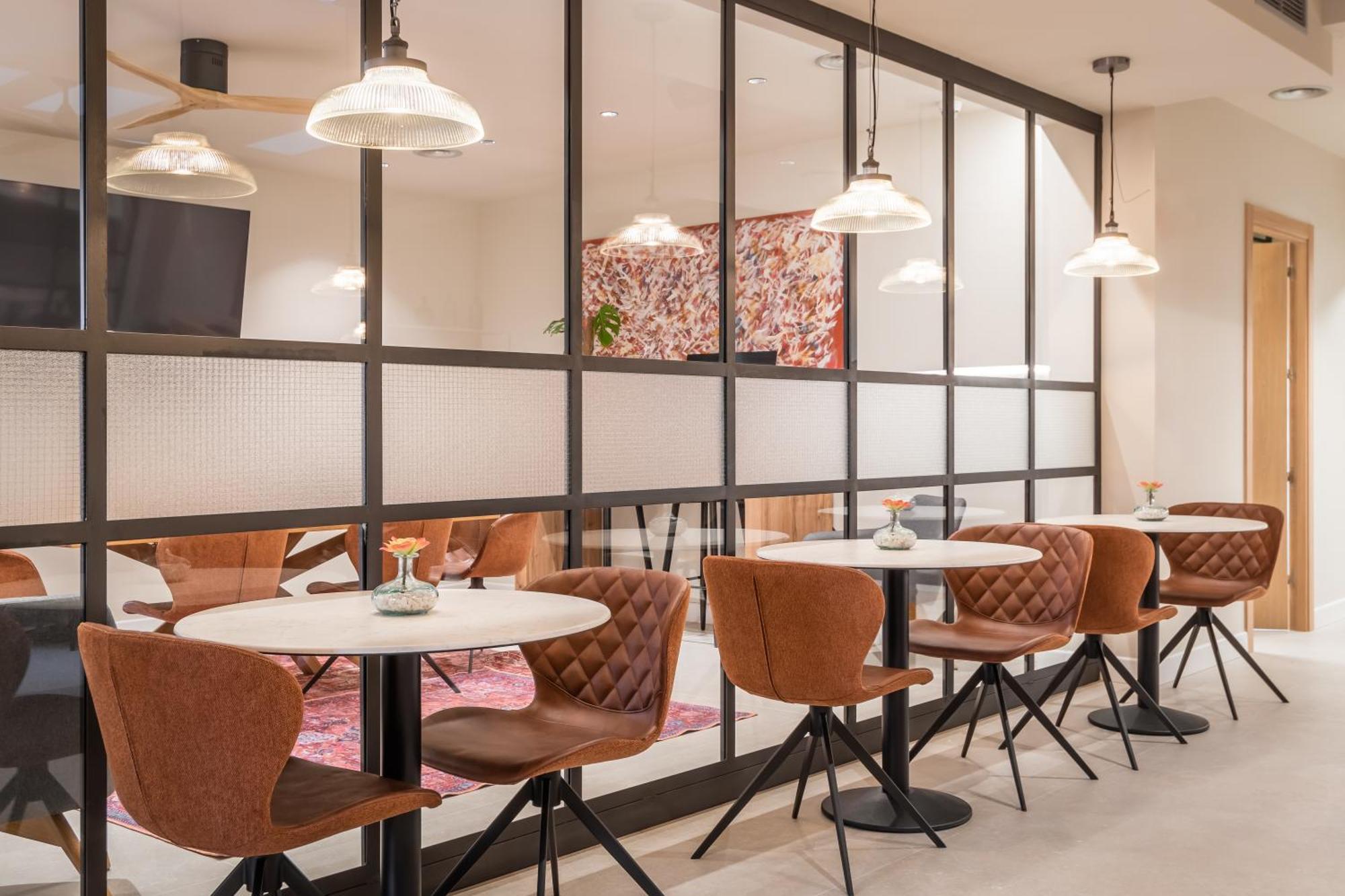 Aerohotel Barcelona Airport 24H エル・プラー・デ・ジョブレガット エクステリア 写真