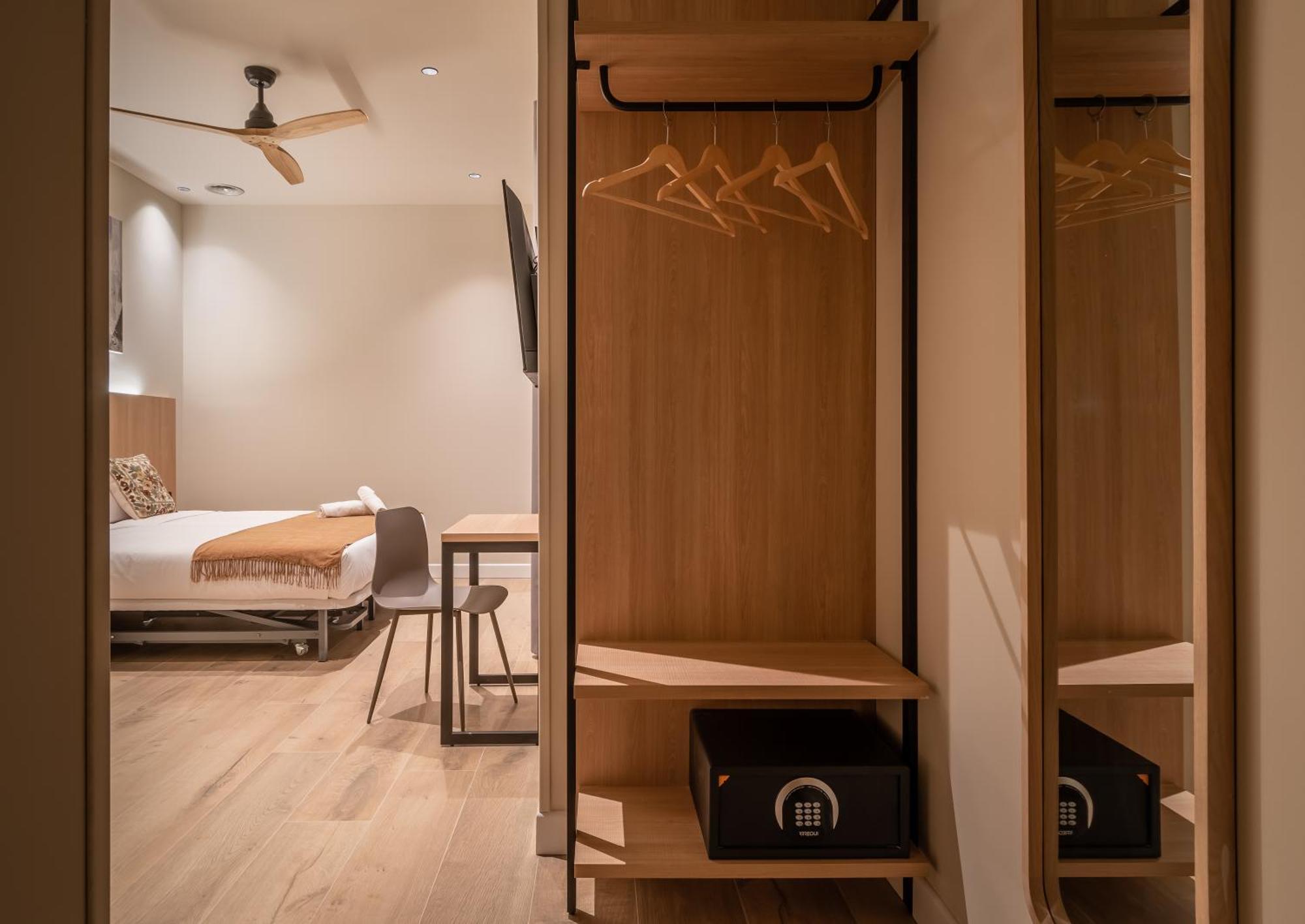 Aerohotel Barcelona Airport 24H エル・プラー・デ・ジョブレガット エクステリア 写真