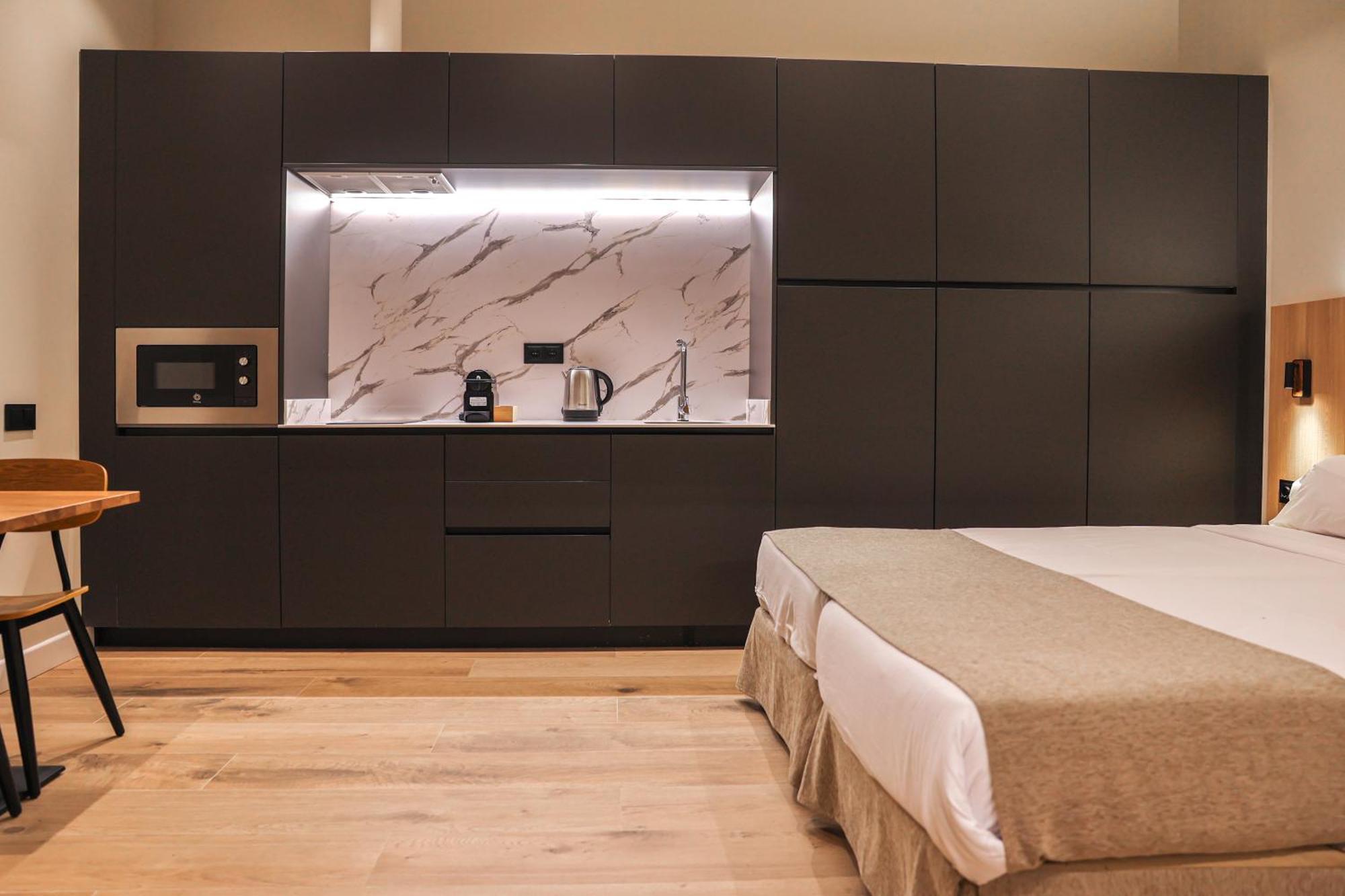 Aerohotel Barcelona Airport 24H エル・プラー・デ・ジョブレガット エクステリア 写真
